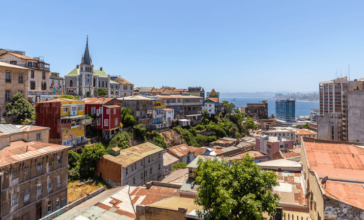 Ocupación ilegal en Valparaíso alcanza US$ 580 millones