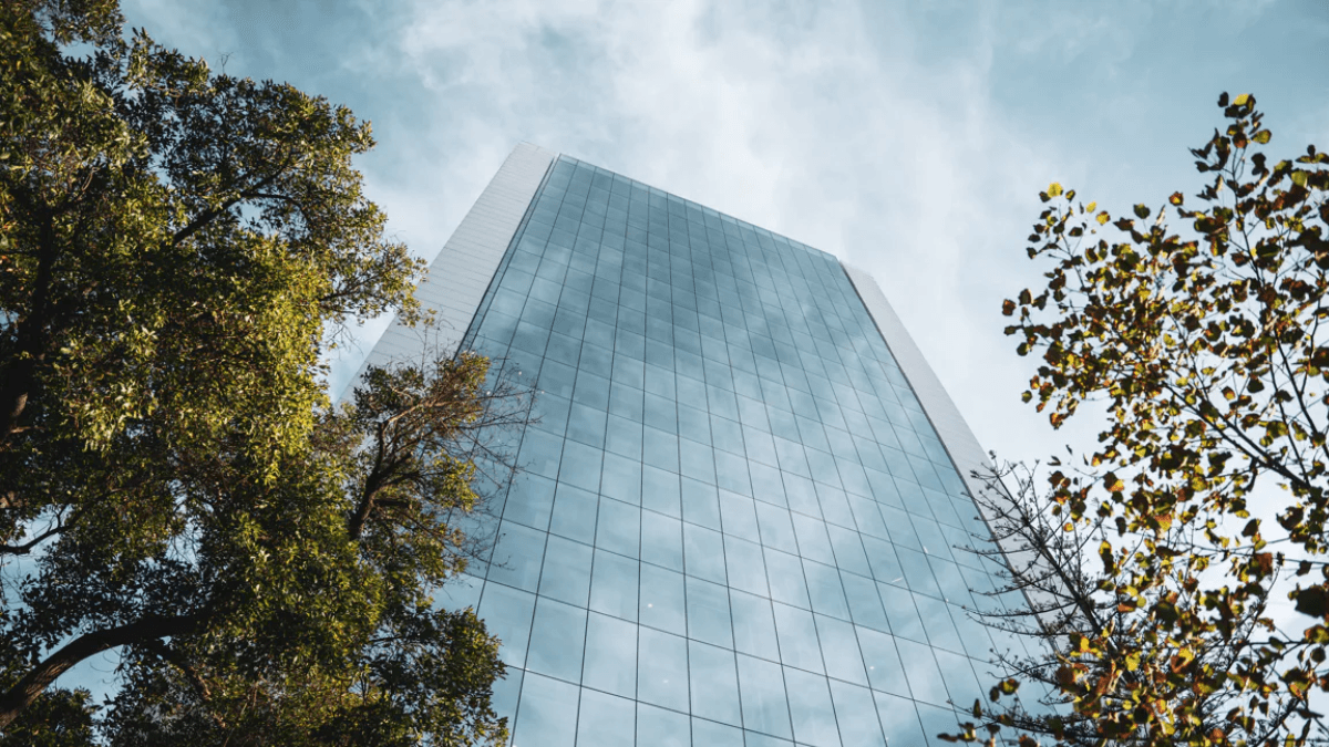 Edificio Apoquindo 2929 se convierte en el cuarto edificio carbono neutral en operaciones en Chile
